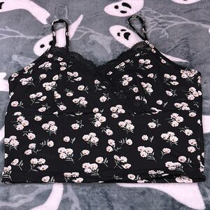 This is a size medium tank from SHEIN. Never worn I didn’t like how it looked.